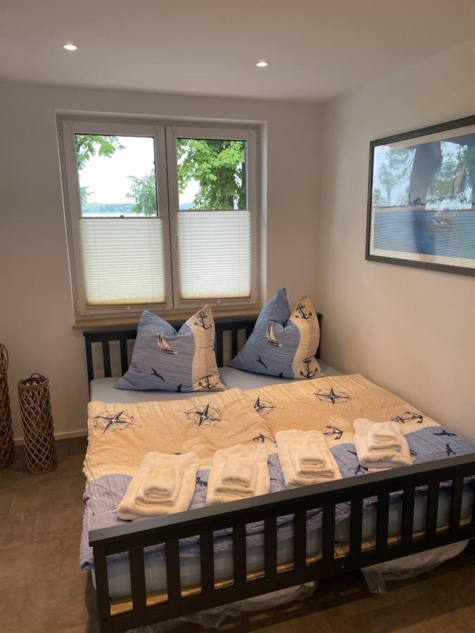 Ferienwohnung Nora Mit Blick Auf Den Ribnitzer See Ngoại thất bức ảnh